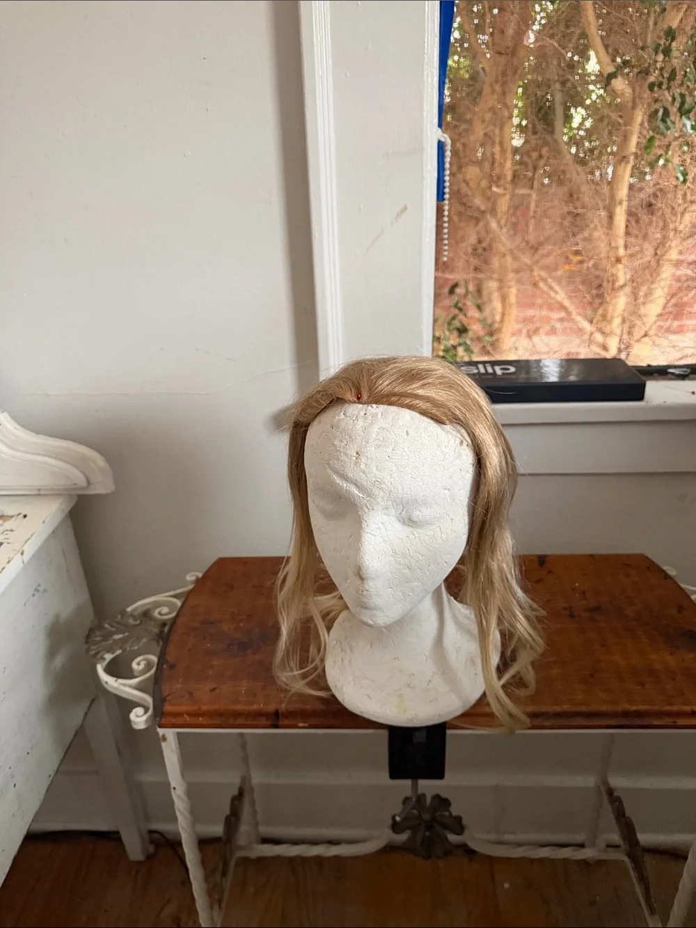 #319 Blonde Women's Synthetic Topper - Natural Light Blonde